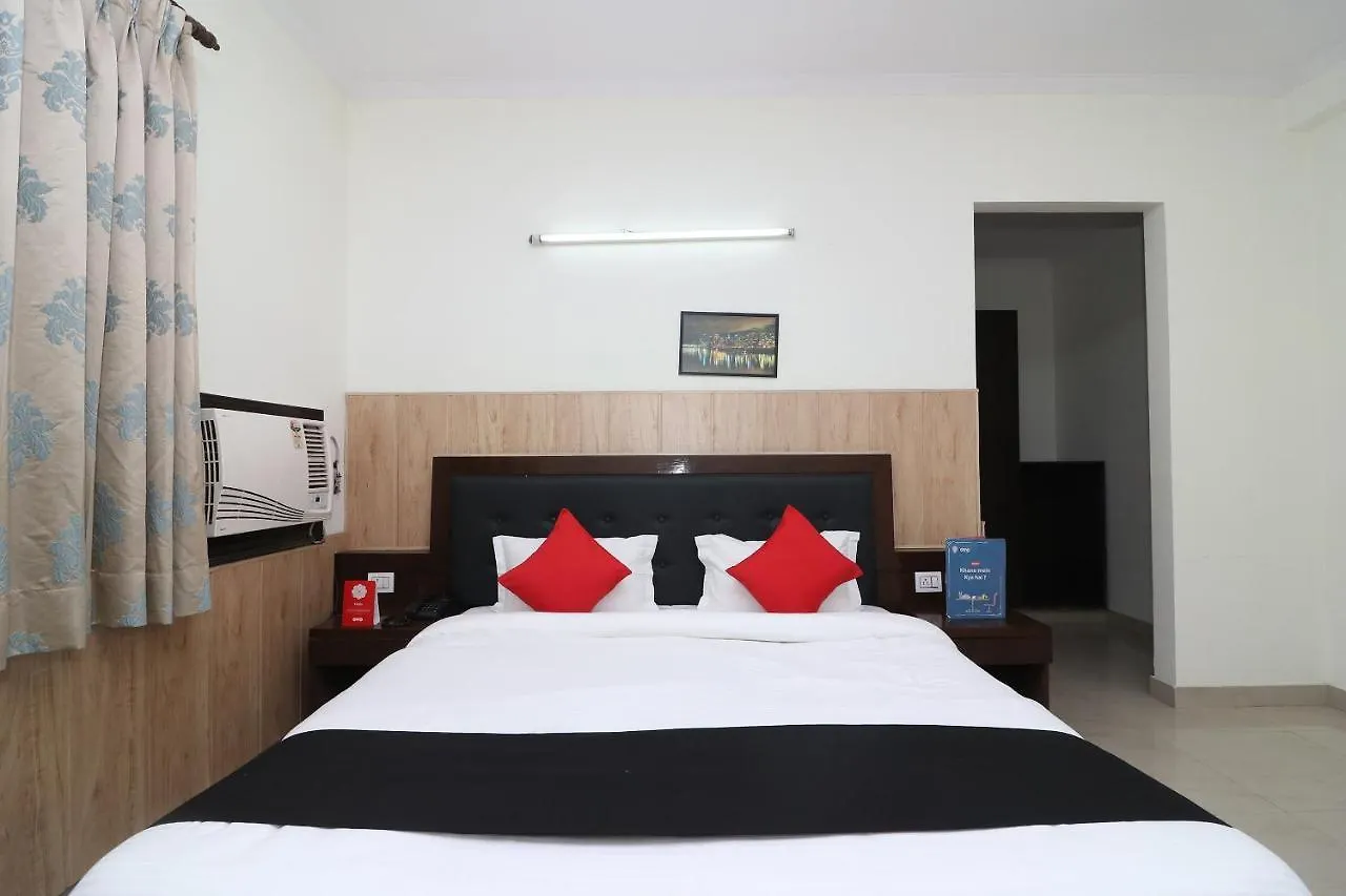 Capital O 19344 Green Tree Residency Gurgaon Hotel