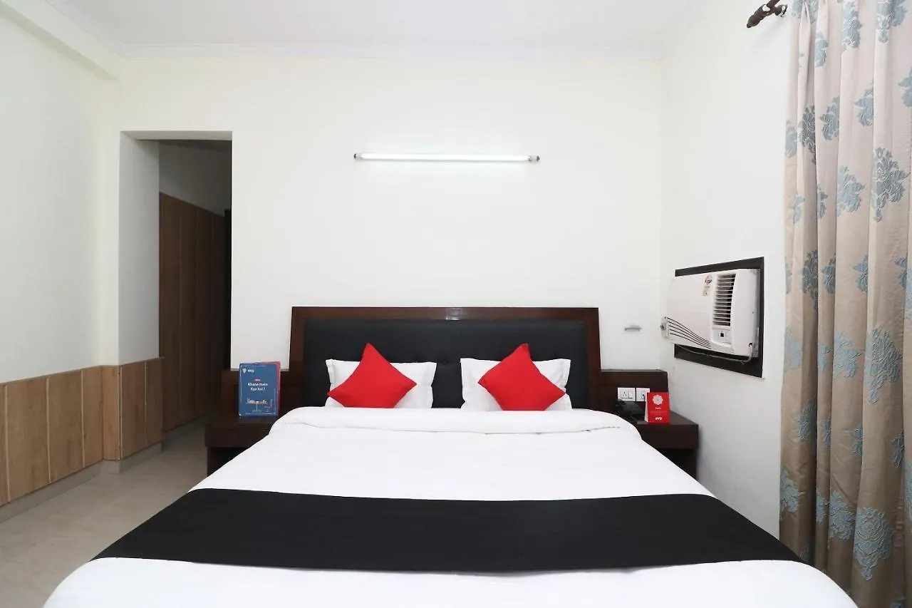 Capital O 19344 Green Tree Residency Gurgaon 3*,  Indie
